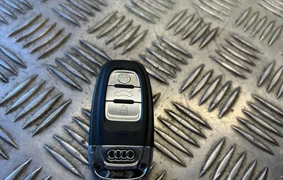 Audi A5 Sportback 8TA Ignition key/card 8K0959754
