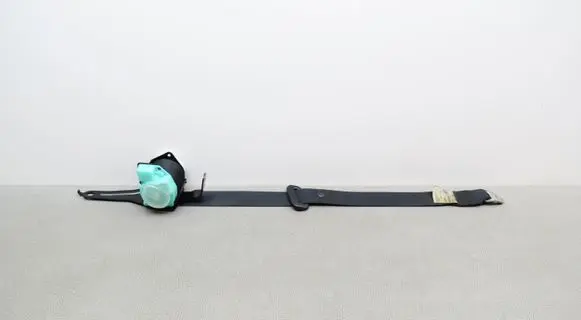 Rear seatbelt
