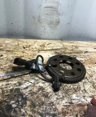 BMW 5 E60 E61 Crankshaft position sensor 7787237