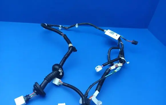 Lexus IS 220D-250-350 Rear door wiring loom 8215353040C