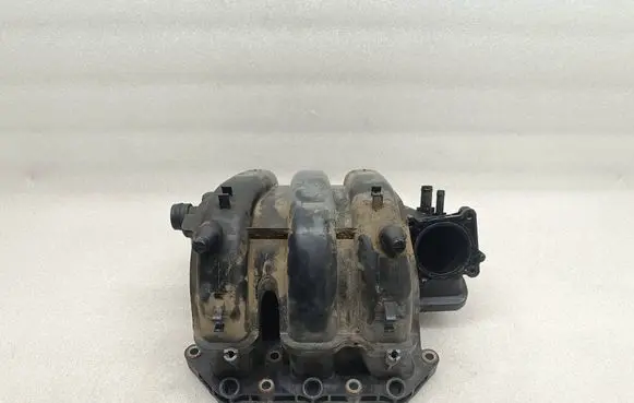 Volkswagen Polo IV 9N3 Intake manifold 03E129711D