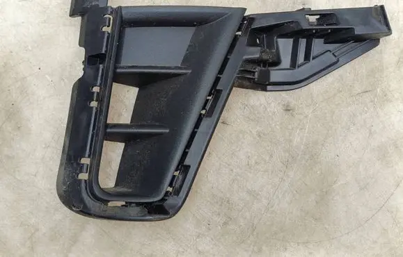 Hyundai Bayon Front bumper lower grill 865C2Q0AA0