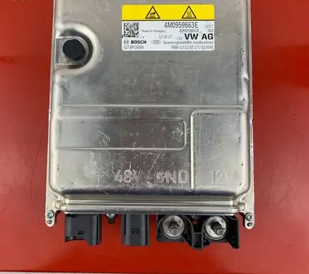 Volkswagen Touareg III Voltage converter/converter module 4M0959663E