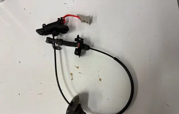Chrysler Pacifica Hand brake release cable 68252729AI 90787K126 90787K
