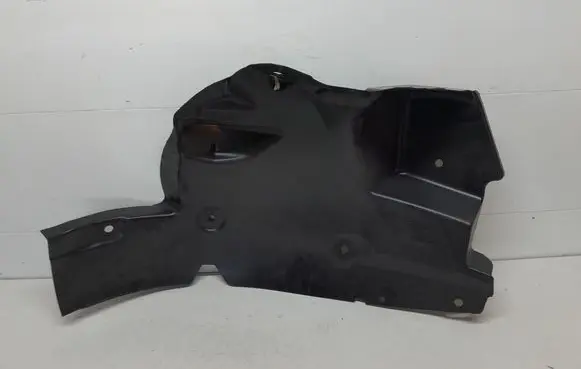 Front wheel arch liner splash guards