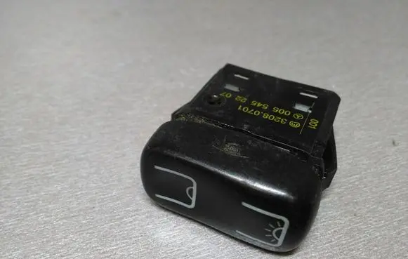 Mercedes-Benz Vito Viano W638 Interior lighting switch 0055452207 32080701