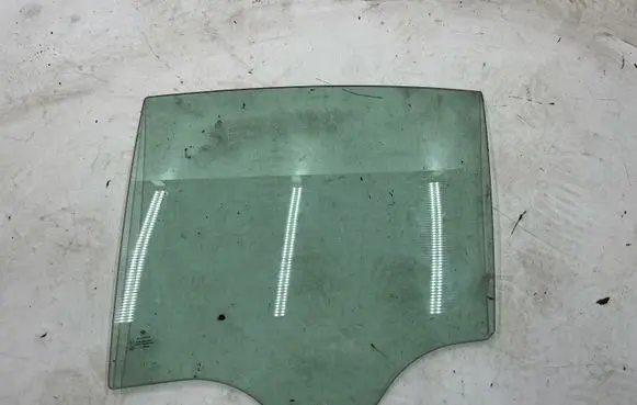 BMW 7 E65 E66 Front door window glass four-door 43R001605
