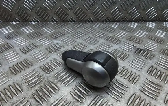 Nissan Qashqai+2 Gear lever shifter trim leather/knob