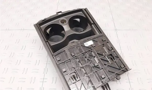 BMW 5 G30 G31 G38 Cup holder front 6801508