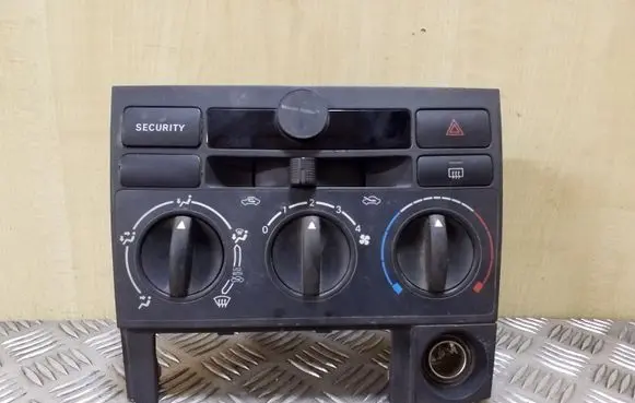 Toyota Corolla Verso E121 Climate control unit 5541213020