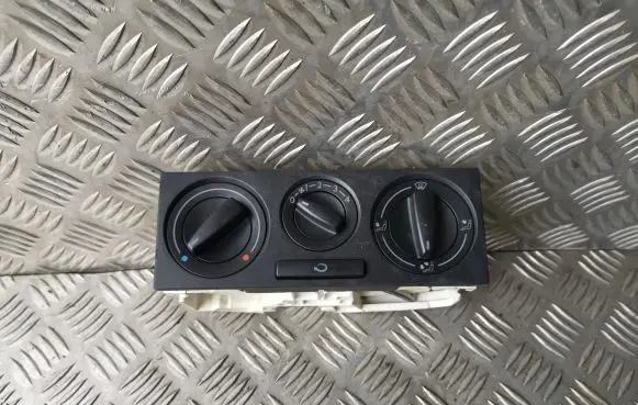 Volkswagen Golf IV Climate control unit 1J0819045F