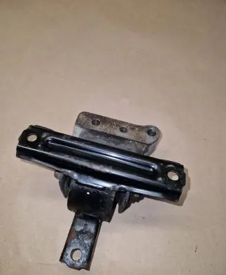 Dodge Caliber Engine mount bracket 492AD
