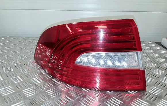Skoda Superb B6 (3T) Rear/tail lights 3T5945095A