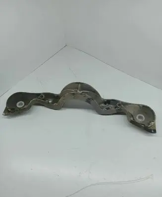 BMW 3 E46 Rear differential/diff mount bracket 