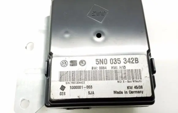 Volkswagen Golf VI Head unit multimedia control 5N0035342B