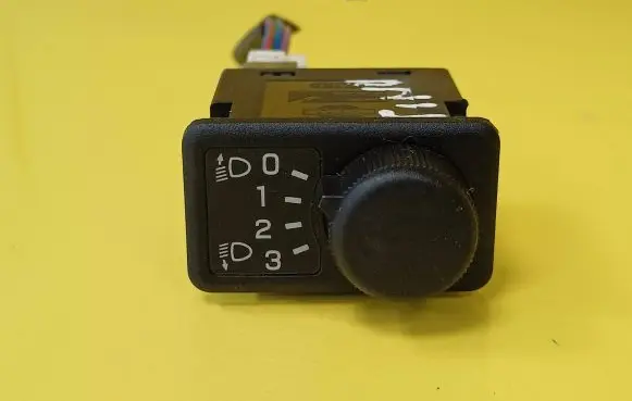 Nissan Almera Tino Headlight level height control switch