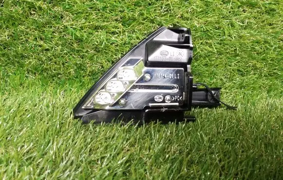 Volkswagen Touareg II Headlight part 17723301 17675401