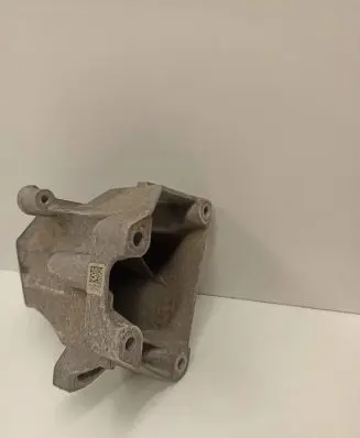 Mercedes-Benz C W205 Engine mounting bracket A6512234204