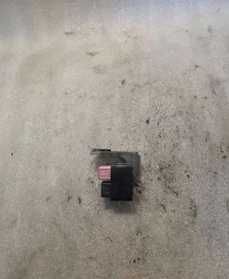 Mitsubishi Pajero Other relay MR301971