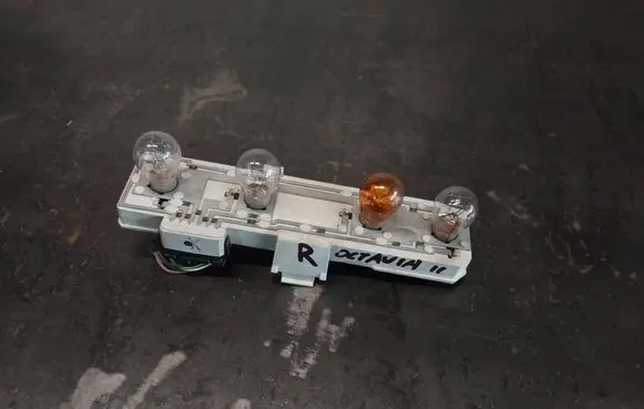 Skoda Octavia Mk2 (1Z) Tail light bulb cover holder 1Z5945258A