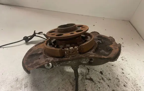 Mercedes-Benz E W211 Rear wheel hub