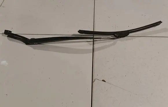 KIA Ceed Front wiper blade arm 
