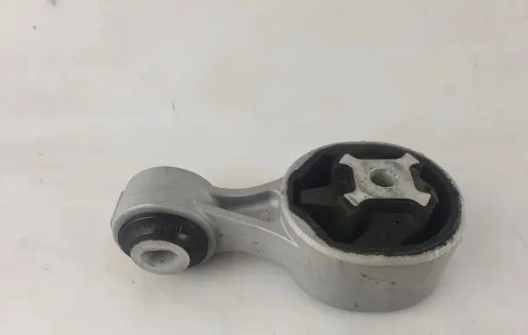 Nissan X-Trail T32 Engine mount bracket 113504BD0A