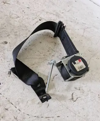Opel Astra H Front seatbelt