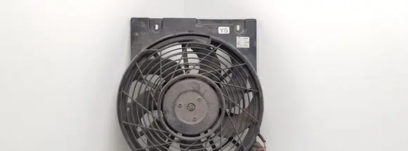 Volkswagen PASSAT B6 Radiator cooling fan shroud 9132916 9133342 0130303275