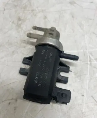 Audi A6 S6 C4 4A Turbo solenoid valve 1H0906627A 72190325 98T05