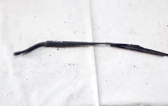 Chevrolet Captiva Front wiper blade arm