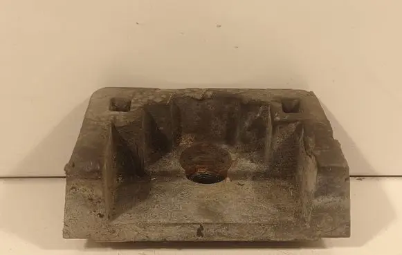 Volkswagen Touareg I Jacking socket point 7l8804123