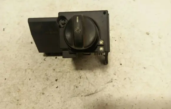 Mercedes-Benz E W210 Light switch 2105450504