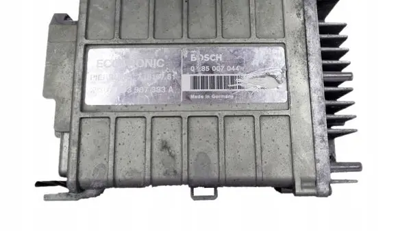 Volkswagen PASSAT B6 Engine control unit/module 803907383A