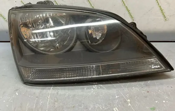 KIA Sorento Headlight/headlamp 921023E0