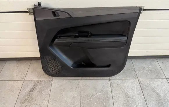 Volkswagen Amarok II Front door card panel trim