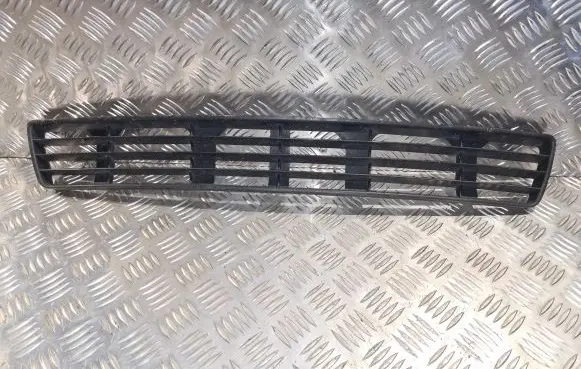 Audi A4 S4 B5 8D Front grill 8D0807683