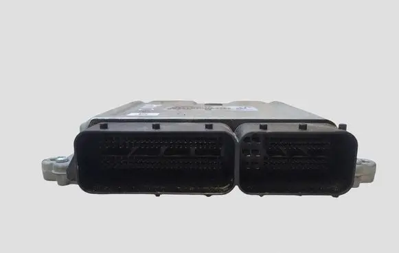 Volvo V70 Engine control unit/module 31272462AA 028102765 31272462