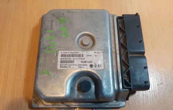 Fiat Grande Punto Engine control unit/module ECU 55261325 MJD8F3.GG HW1FL