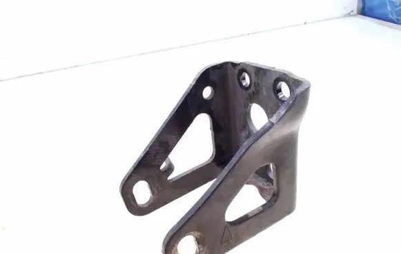 Toyota Auris E180 Engine mounting bracket