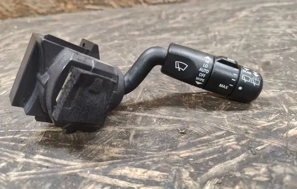 Land Rover Discovery 4 - LR4 Wiper control stalk XPE500110