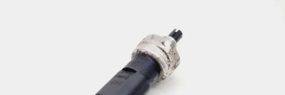 Mercedes-Benz C W203 Air conditioning (A/C) pressure sensor A2038300472