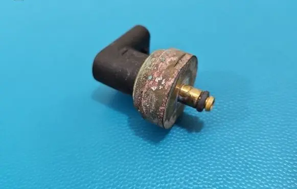 Mercedes-Benz S W221 Fuel pressure sensor A0035427518 IMPRK1576132