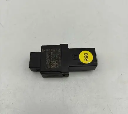 Volkswagen Tiguan USB socket connector 3G5035718
