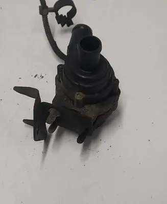 Volkswagen Touareg I Electric auxiliary coolant/water pump 7l0965561l