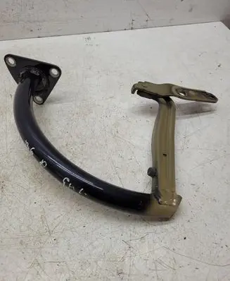 Volkswagen PASSAT B6 Tailgate/trunk/boot hinge 3C5827302B