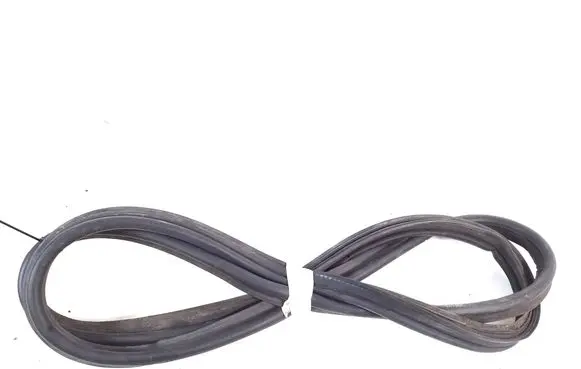 Lexus GS 300 350 430 450H Trunk rubber seal (body) 64461-30340