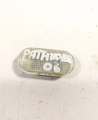 Front fender indicator light