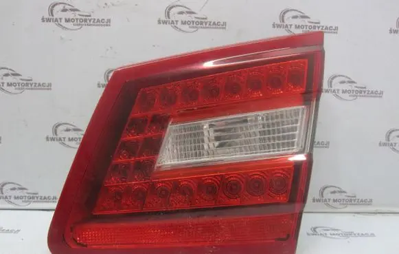 Tailgate rear/tail lights