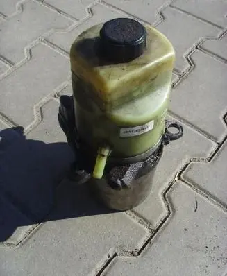 Ford Focus Power steering pump 4M513K514BD